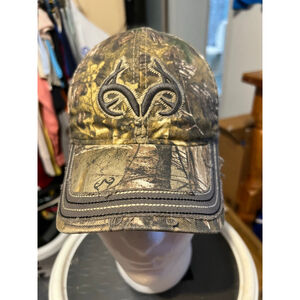 Men's Realtree Camouflage Grey Trucker Hat One Size